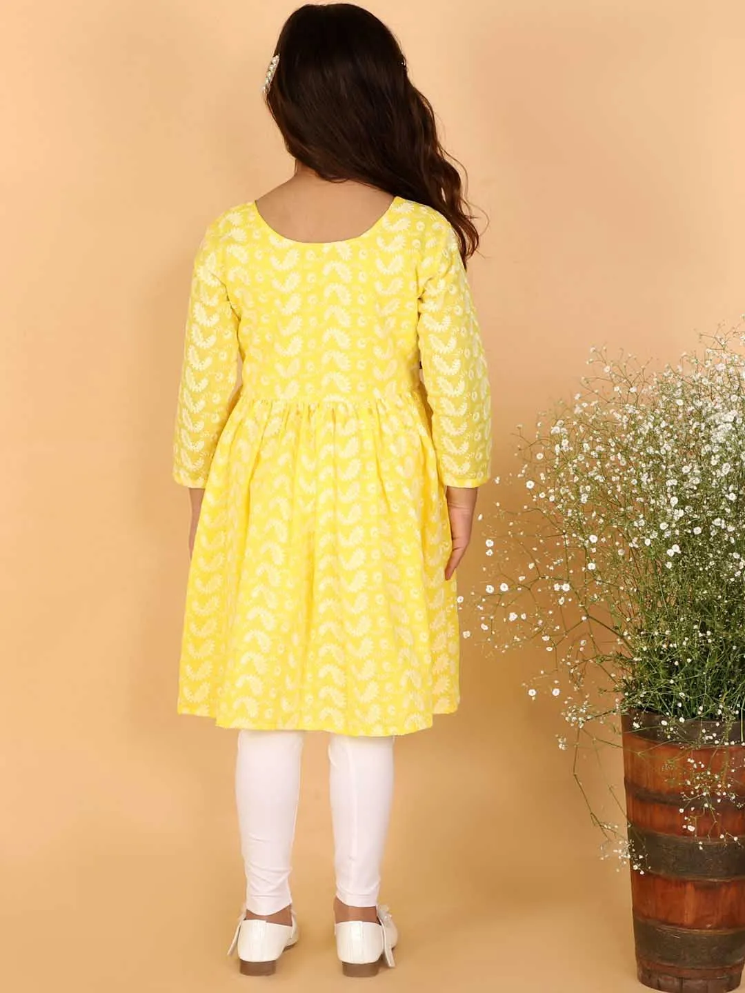 Jashvi Girls Yellow Pure Cotton Chikankari Kurta With Leggings
