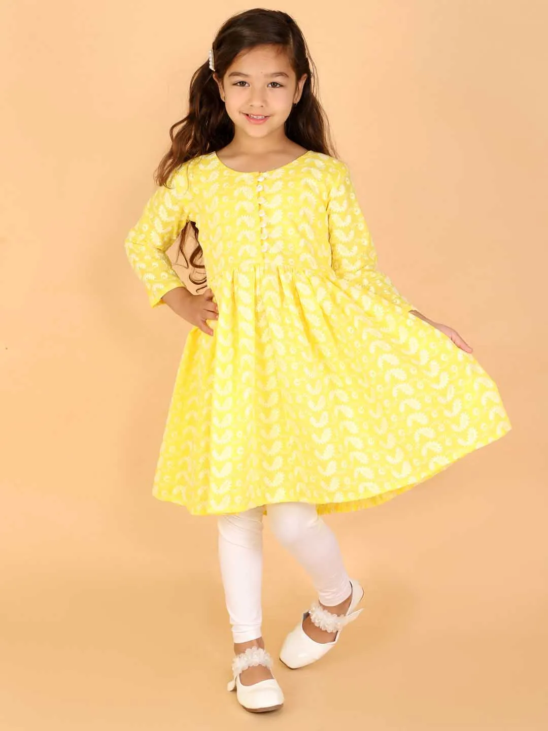 Jashvi Girls Yellow Pure Cotton Chikankari Kurta With Leggings
