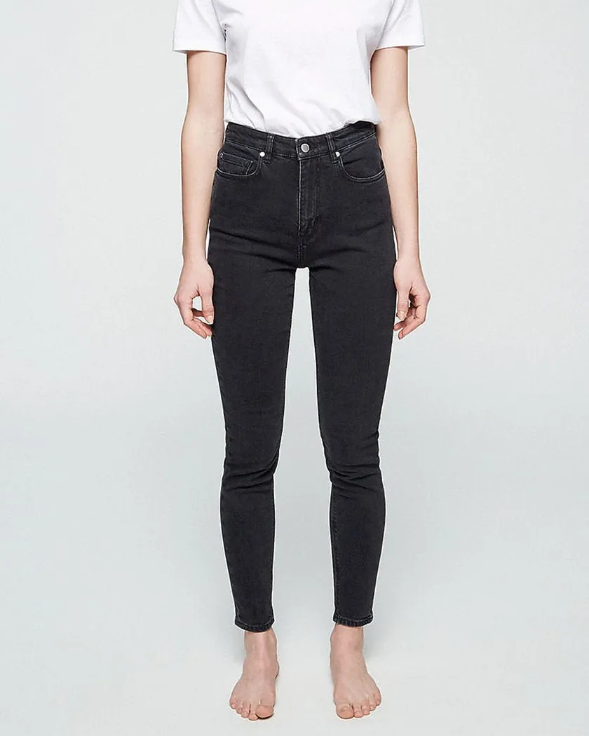 LAST ONES in 26/32 and 26/30 - Detox Denim Ingaa Washed Down Black