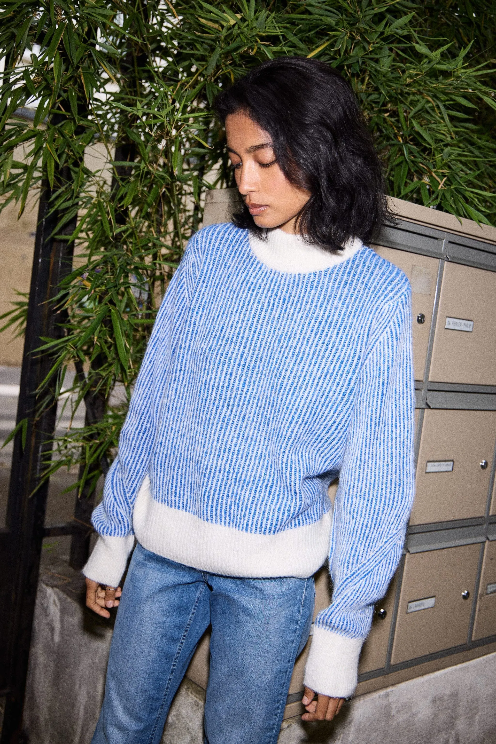 RELAXED FIT FUZZY BLUE SWEATER