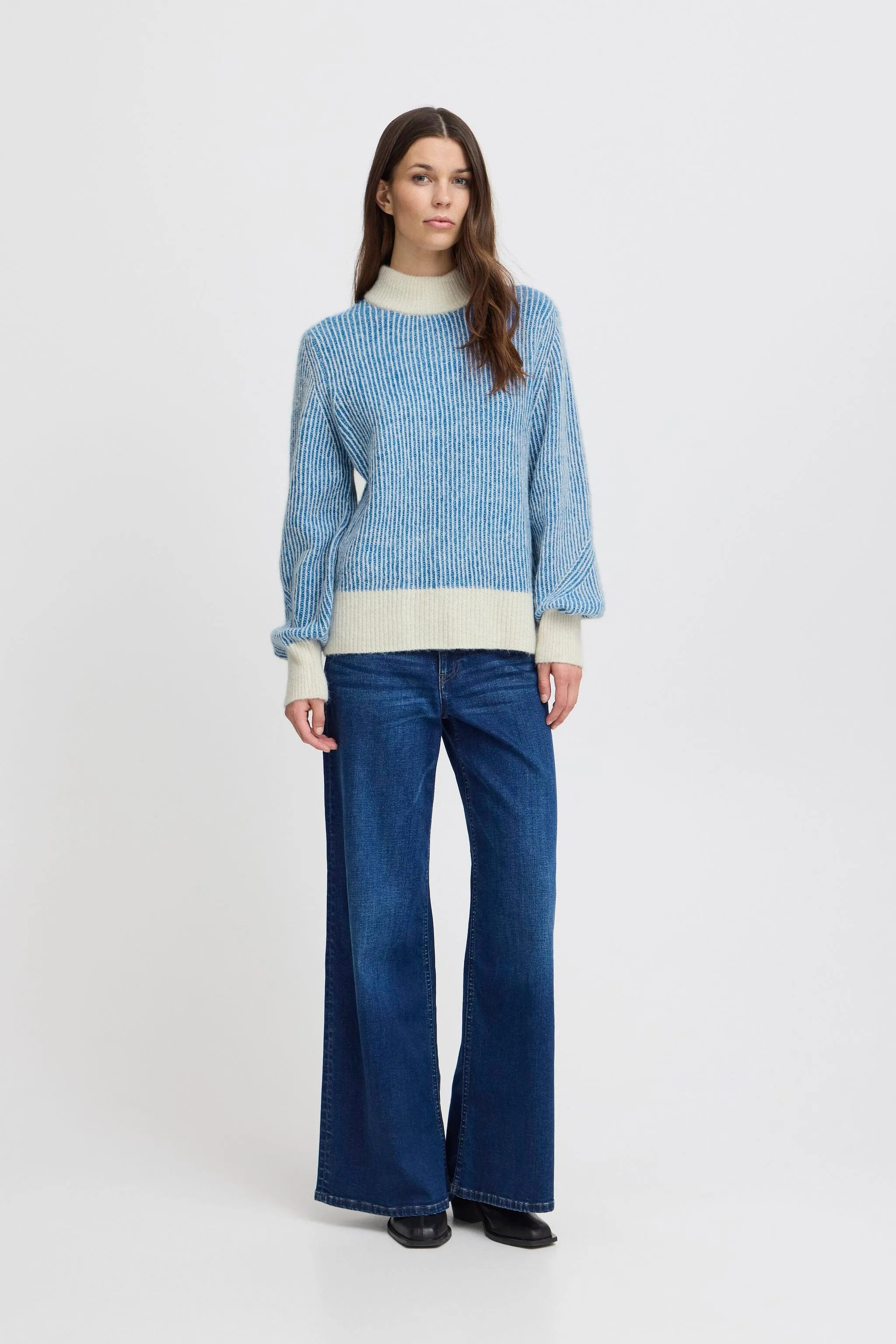 RELAXED FIT FUZZY BLUE SWEATER