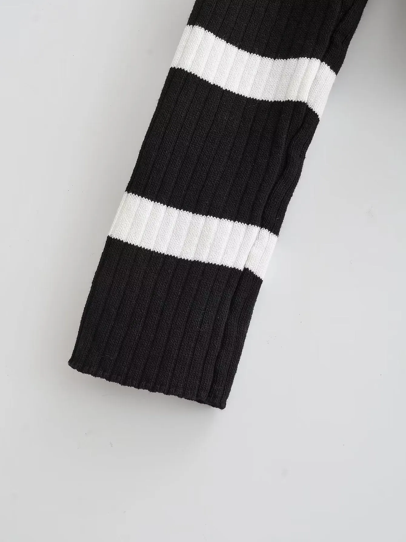 Retro Black White Striped Color Matching Sweater Cardigan Autumn Winter Elegant Metal Buckle Short Coat Women