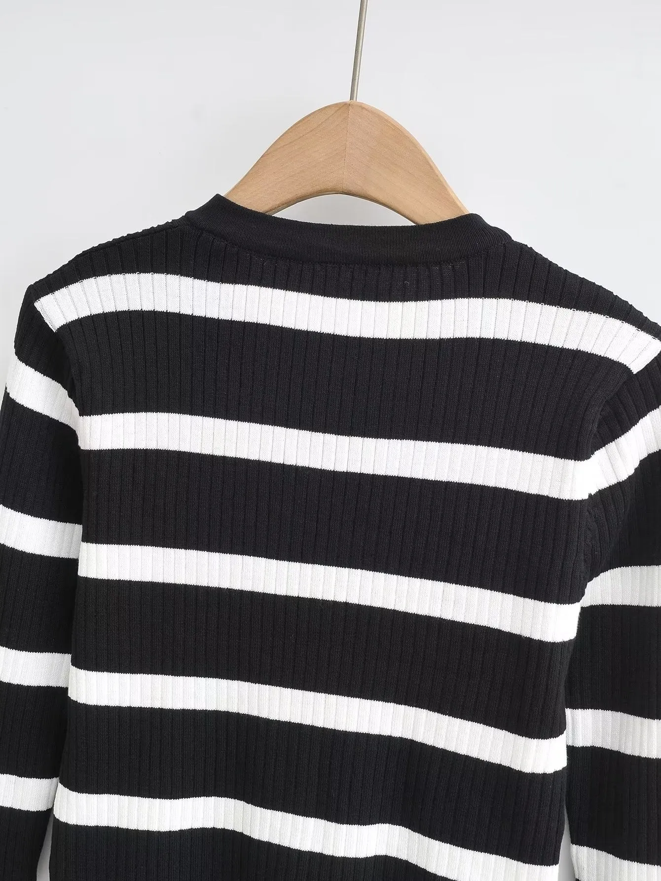 Retro Black White Striped Color Matching Sweater Cardigan Autumn Winter Elegant Metal Buckle Short Coat Women