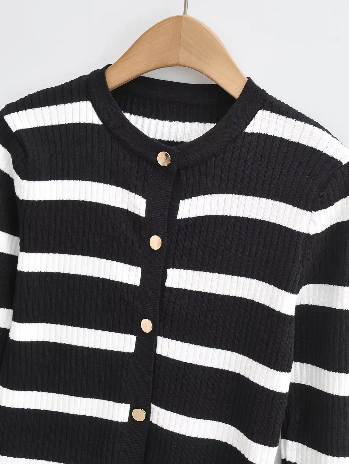 Retro Black White Striped Color Matching Sweater Cardigan Autumn Winter Elegant Metal Buckle Short Coat Women